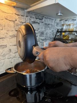 Transferring to the pressure cooker
