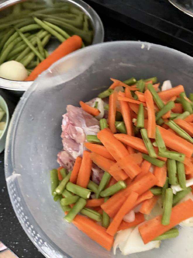 beans carrots chicken